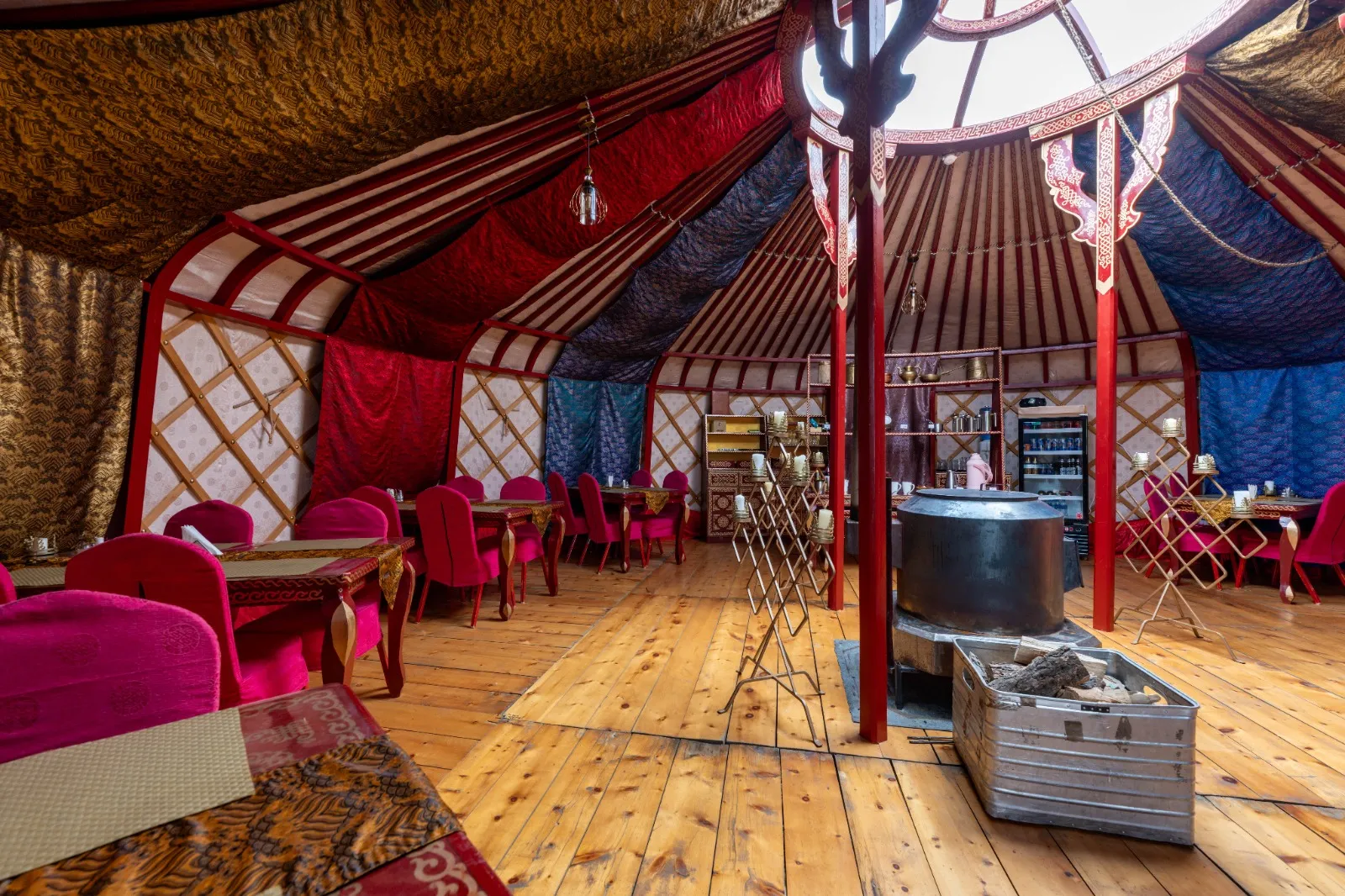 ECOLOO Case Study: JALMAN MEADOWS, MONGOLIA - BOOSTING TOURISM IN THE DUNES